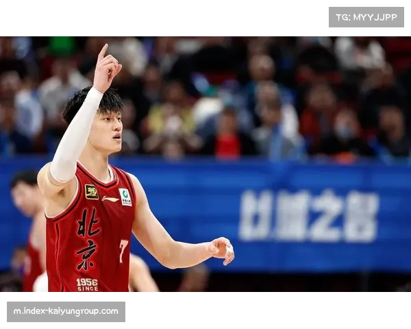 篮网队调整阵容 曾凡博被裁后前景如何